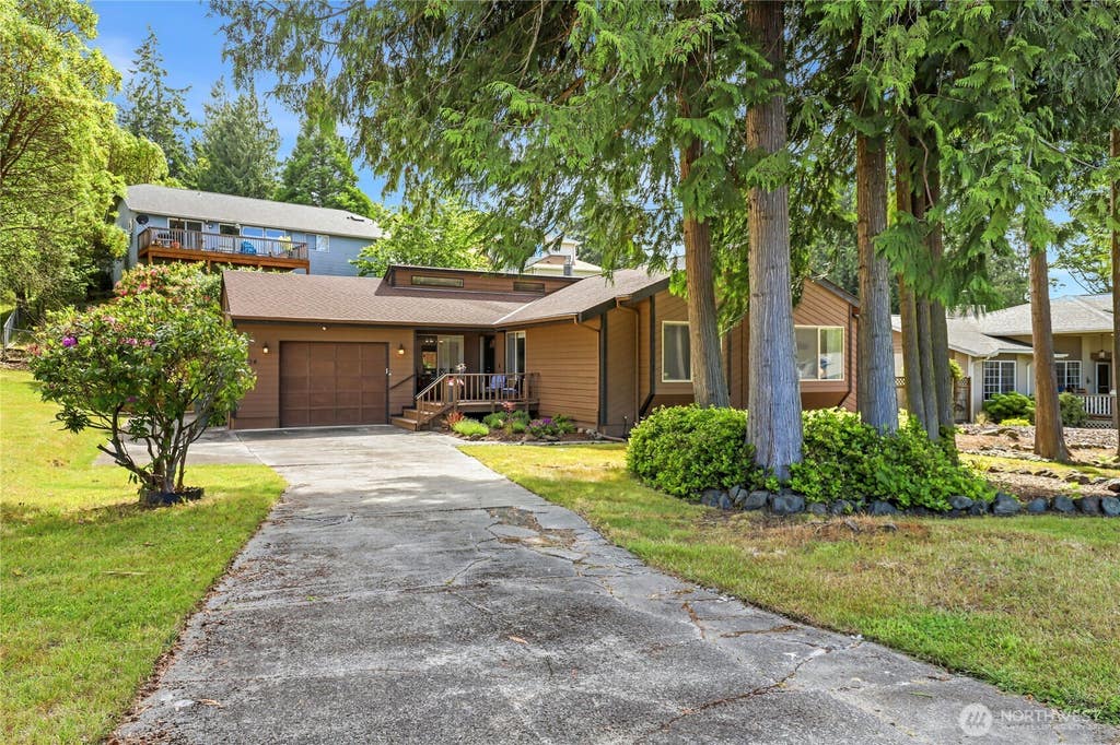 Photo of 2424 W 12th Street, Port Angeles, WA 98363 (MLS # 2539577)
