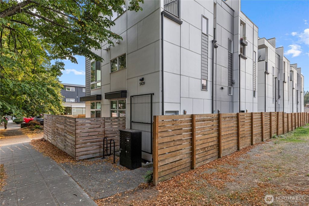 Photo of 5439 California Avenue SW #H, Seattle, WA 98136 (MLS # 2431140)