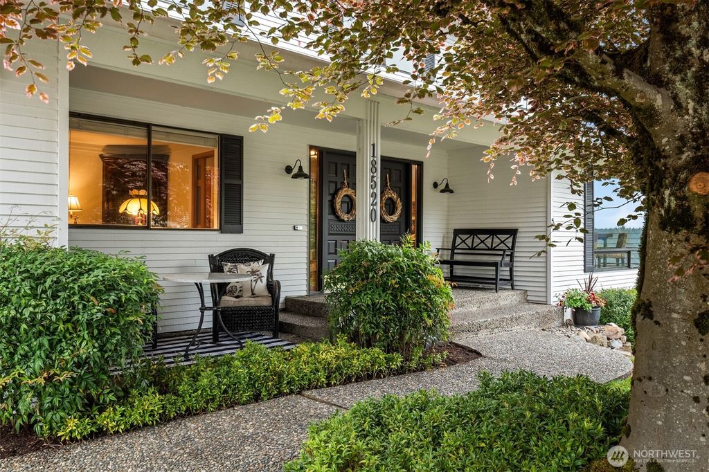Photo of 18520 NE 19th Place, Bellevue, WA 98008 (MLS # 2520558)