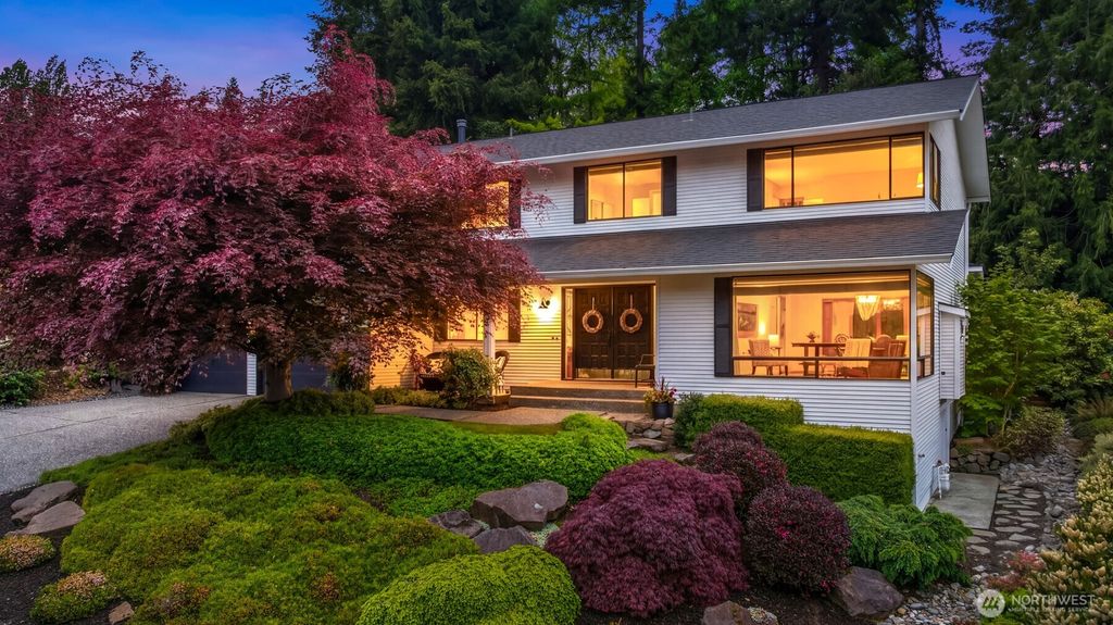 Photo of 18520 NE 19th Place, Bellevue, WA 98008 (MLS # 2520558)
