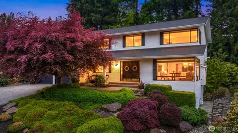Photo of 18520 NE 19th Place, Bellevue, WA 98008 (MLS # 2520558)