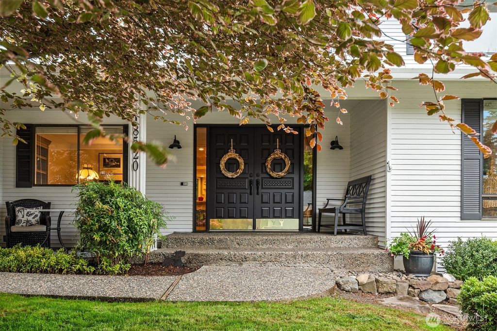 Photo of 18520 NE 19th Place, Bellevue, WA 98008 (MLS # 2520558)