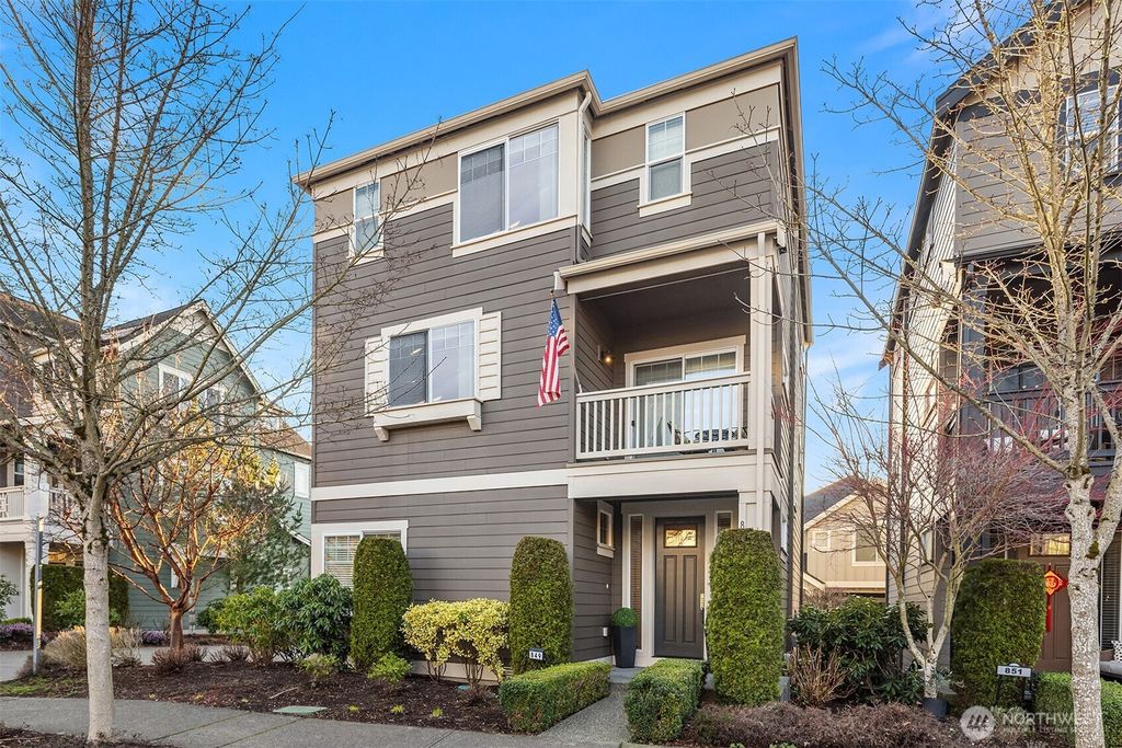 Photo of 849 Third Avenue NE, Issaquah, WA 98029 (MLS # 2493591)