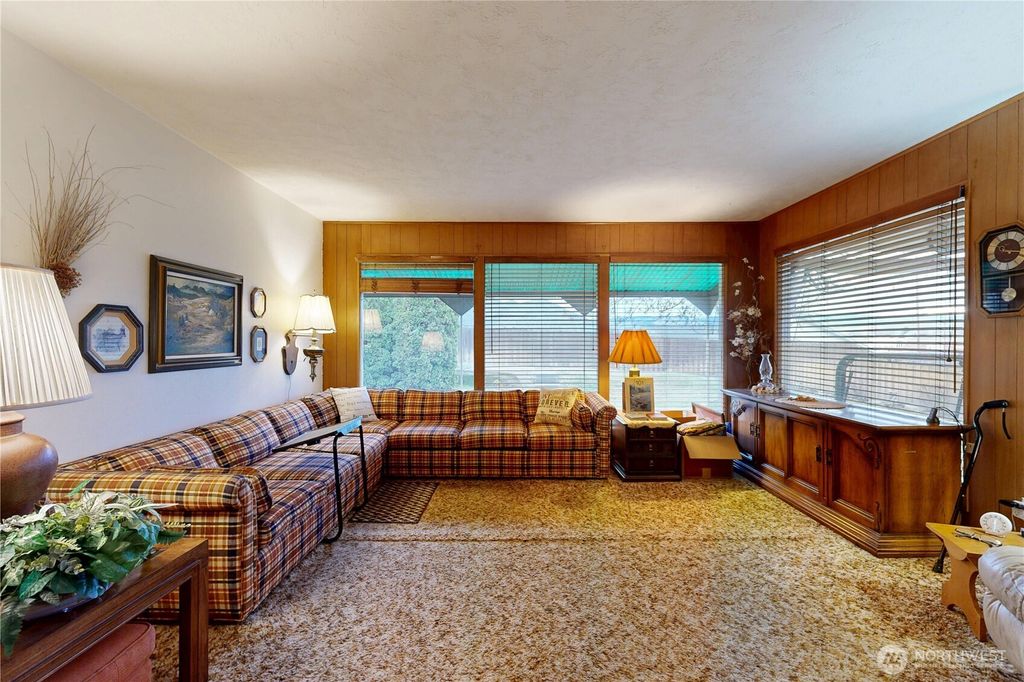 Photo of 1513 SE Central Avenue, College Place, WA 99324 (MLS # 2460542)