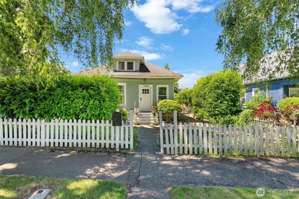 Photo of 1402 N Fife Street, Tacoma, WA 98406 (MLS # 2589671)
