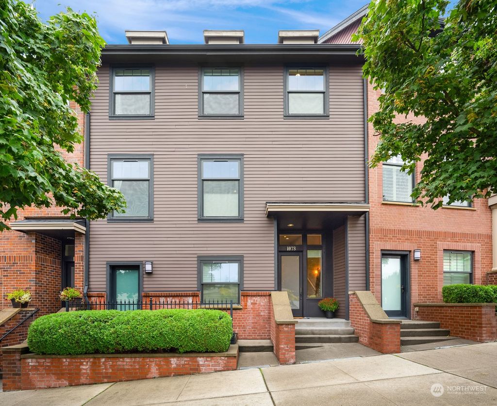 Photo of 1078 NE High Street #10, Issaquah, WA 98029 (MLS # 2169060)