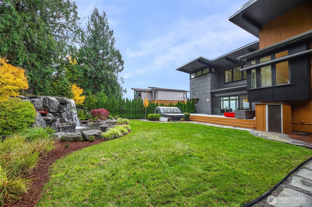Photo of 3037 NE Harrison Drive, Issaquah, WA 98029 (MLS # 2507838)