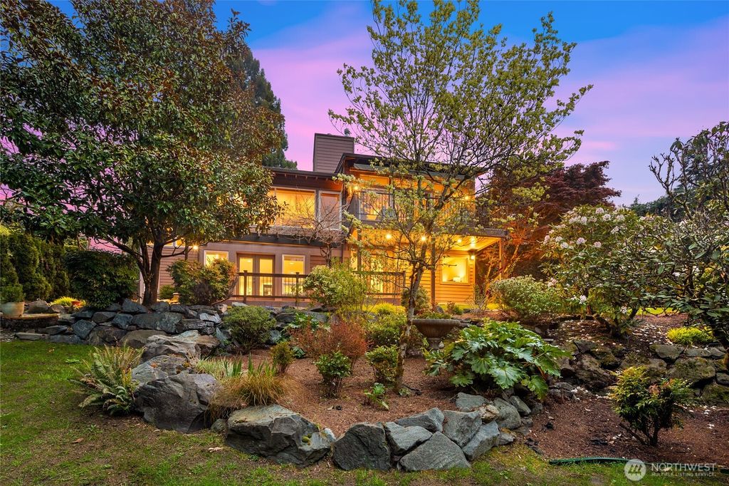 Photo of 8619 NE 24th Street, Clyde Hill, WA 98004 (MLS # 2504195)