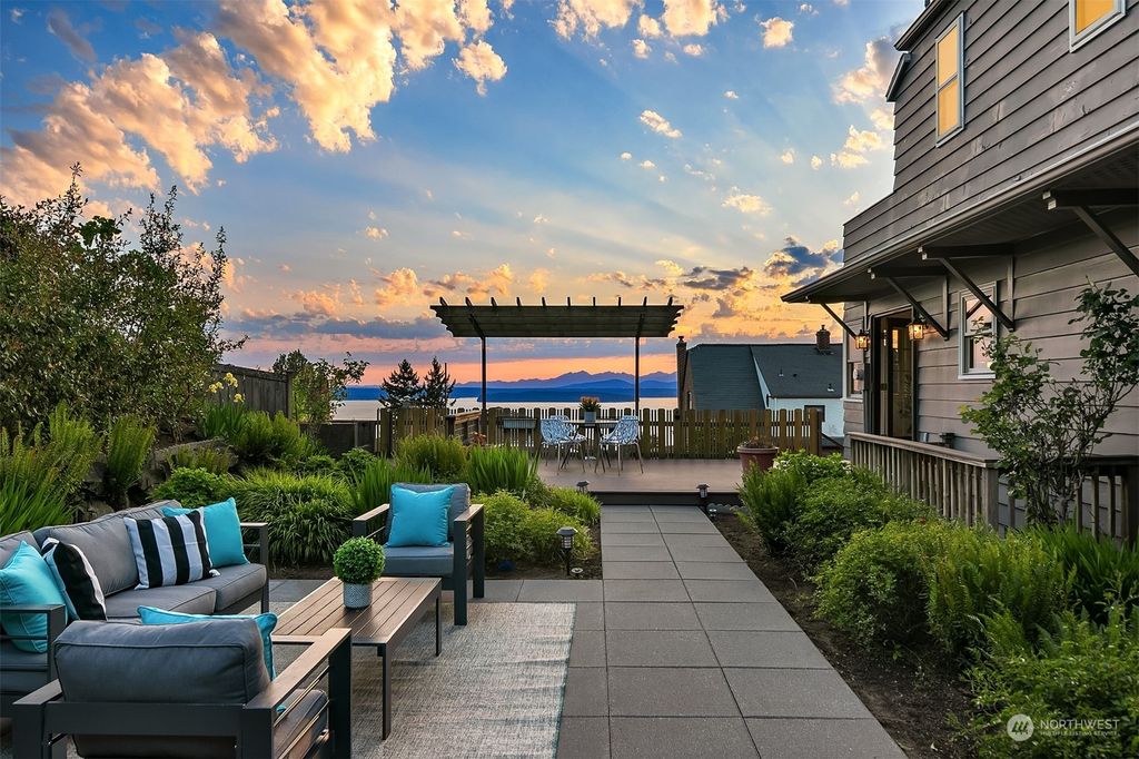 Photo of 3809 SW Willow Street, Seattle, WA 98126 (MLS # 2070194)