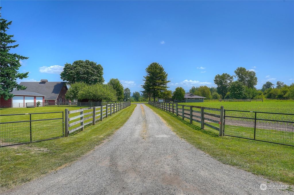 Photo of 39002 180th Avenue SE, Auburn, WA 98092 (MLS # 2128495)