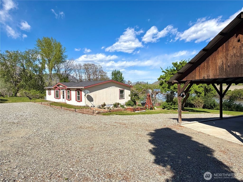 Photo of 1024 Old Hwy 97, Brewster, WA 98812 (MLS # 2514217)