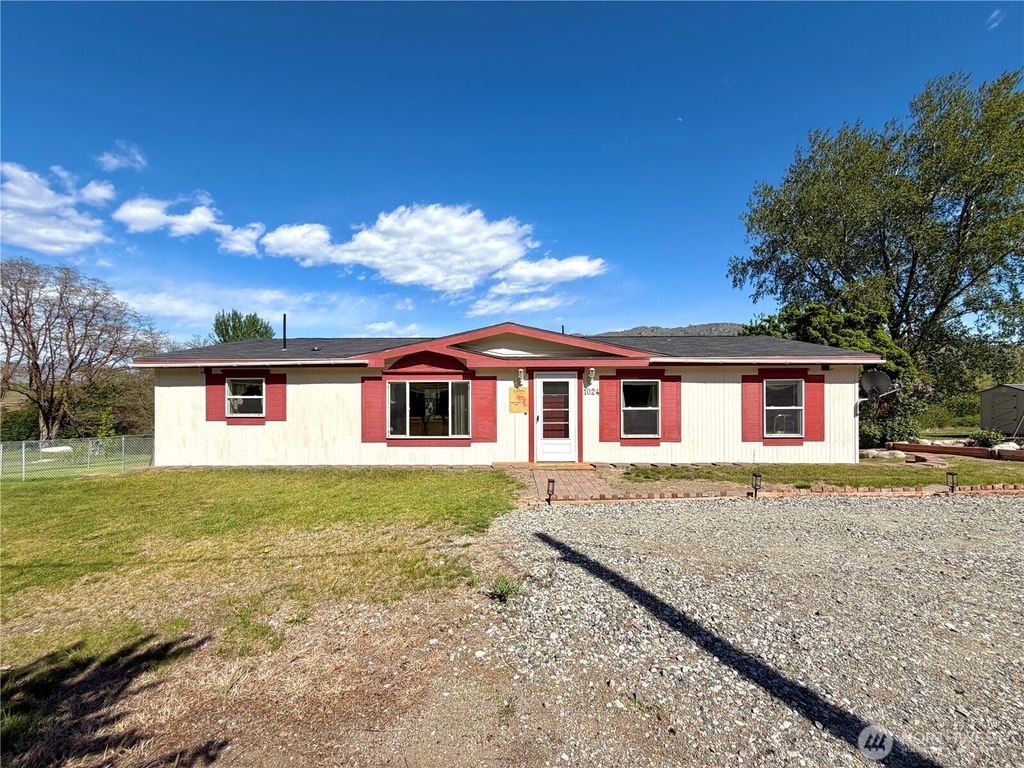 Photo of 1024 Old Hwy 97, Brewster, WA 98812 (MLS # 2514217)