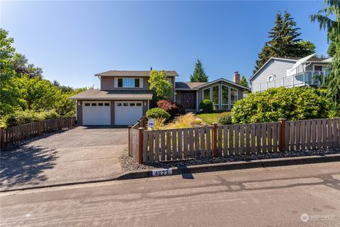 Photo of 4623 Fenwick Court, Kent, WA 98032 (MLS # 2265240)