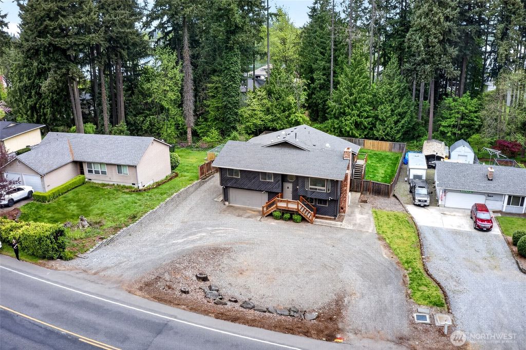 Photo of 4815 West Tapps Dr East Dr, Lake Tapps, WA 98391 (MLS # 2515074)