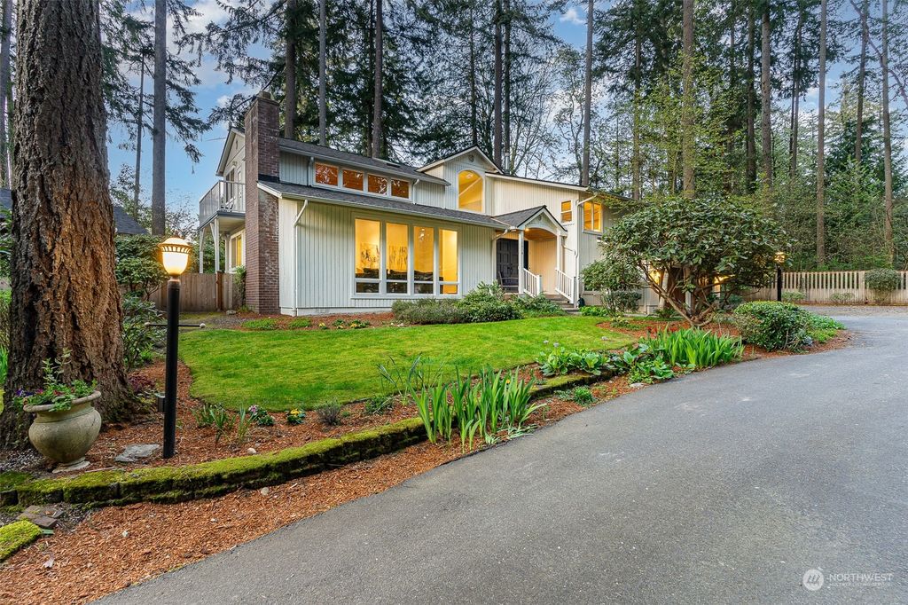 Photo of 12014 76th Avenue NE, Kirkland, WA 98034 (MLS # 2235556)