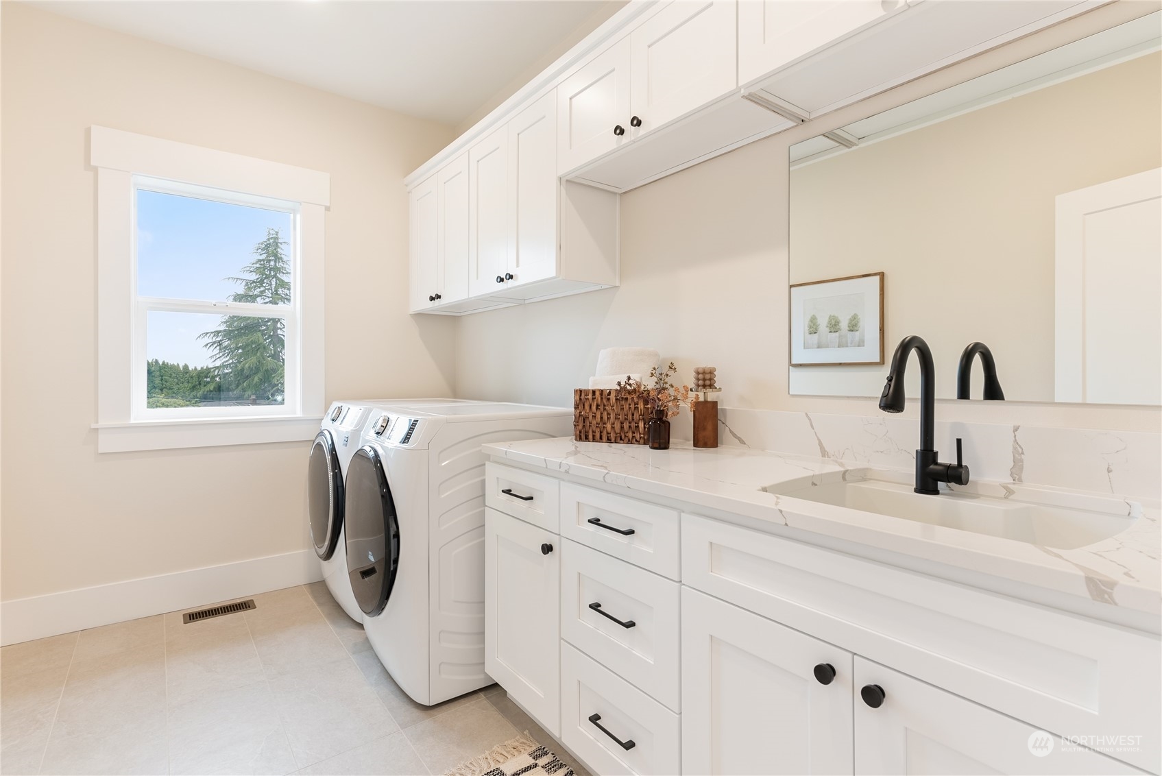 Milton, Washington 98354, United States, 4 Bedrooms Bedrooms, ,3 BathroomsBathrooms,Residential,Pending,40886