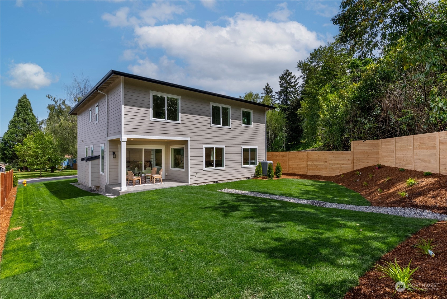 Milton, Washington 98354, United States, 4 Bedrooms Bedrooms, ,3 BathroomsBathrooms,Residential,Pending,40886