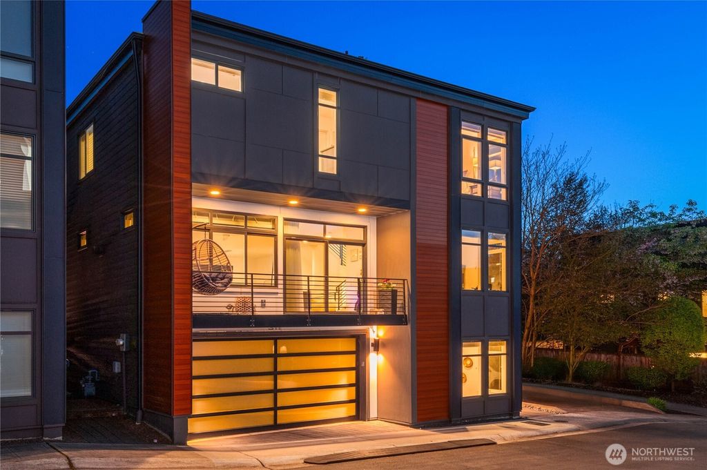 Photo of 311 7th Lane S #17, Kirkland, WA 98033 (MLS # 2362407)