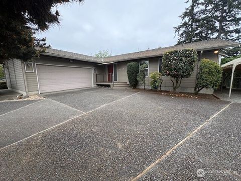 Photo of 2540 Forest Ridge Drive SE, Auburn, WA 98002 (MLS # 2518881)