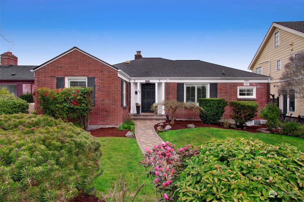 Photo of 1922 35th Avenue W, Seattle, WA 98199 (MLS # 2199478)