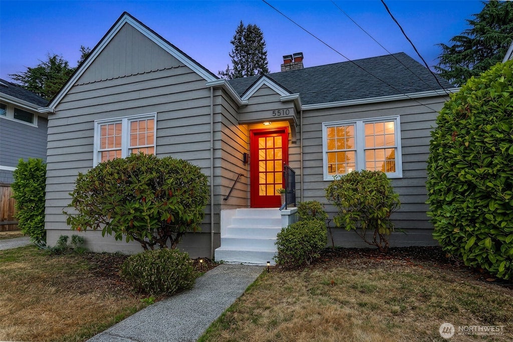 Photo of 5510 43rd Avenue NE, Seattle, WA 98105 (MLS # 2579600)