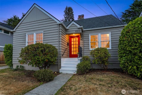 Photo of 5510 43rd Avenue NE, Seattle, WA 98105 (MLS # 2579600)
