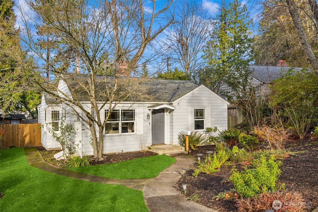 Photo of 5606 NE 59th Street, Seattle, WA 98105 (MLS # 2467329)