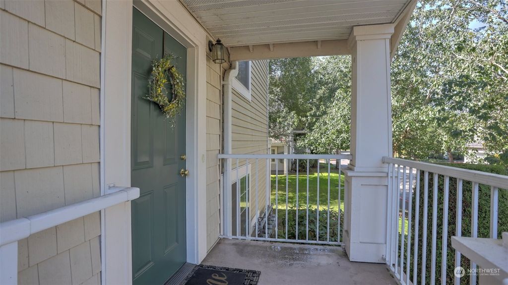 Photo of 23303 60th Court S #10-6, Kent, WA 98032 (MLS # 2159839)
