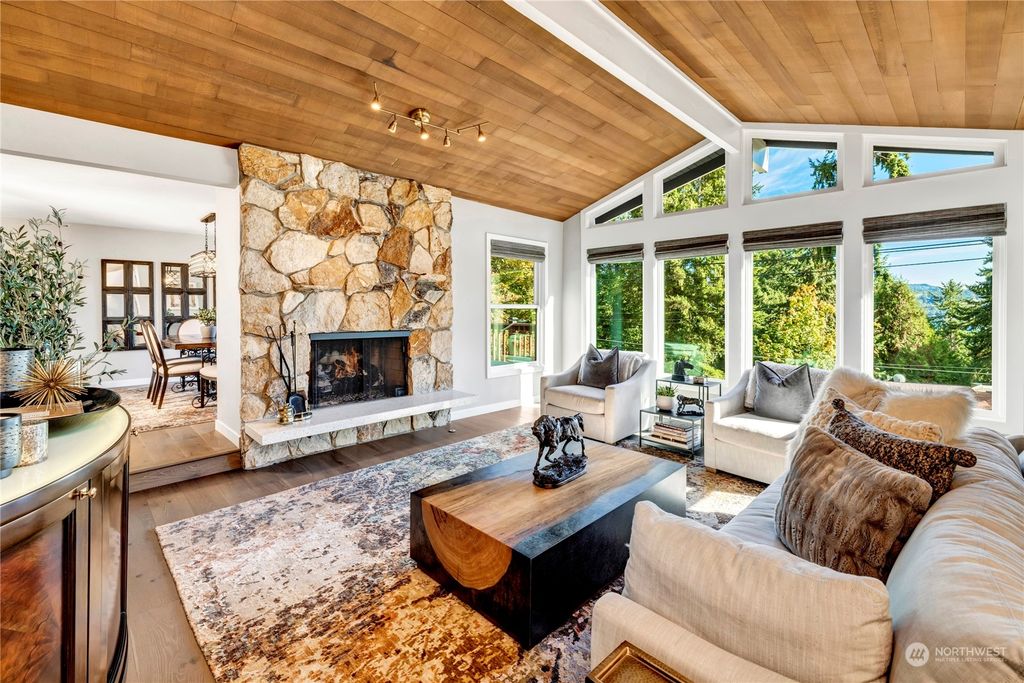 Photo of 4289 E Mercer Way, Mercer Island, WA 98040 (MLS # 2196526)
