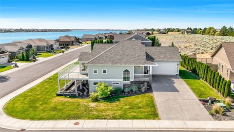 Photo of 6401 Farrer Way NE, Moses Lake, WA 98837 (MLS # 2410623)
