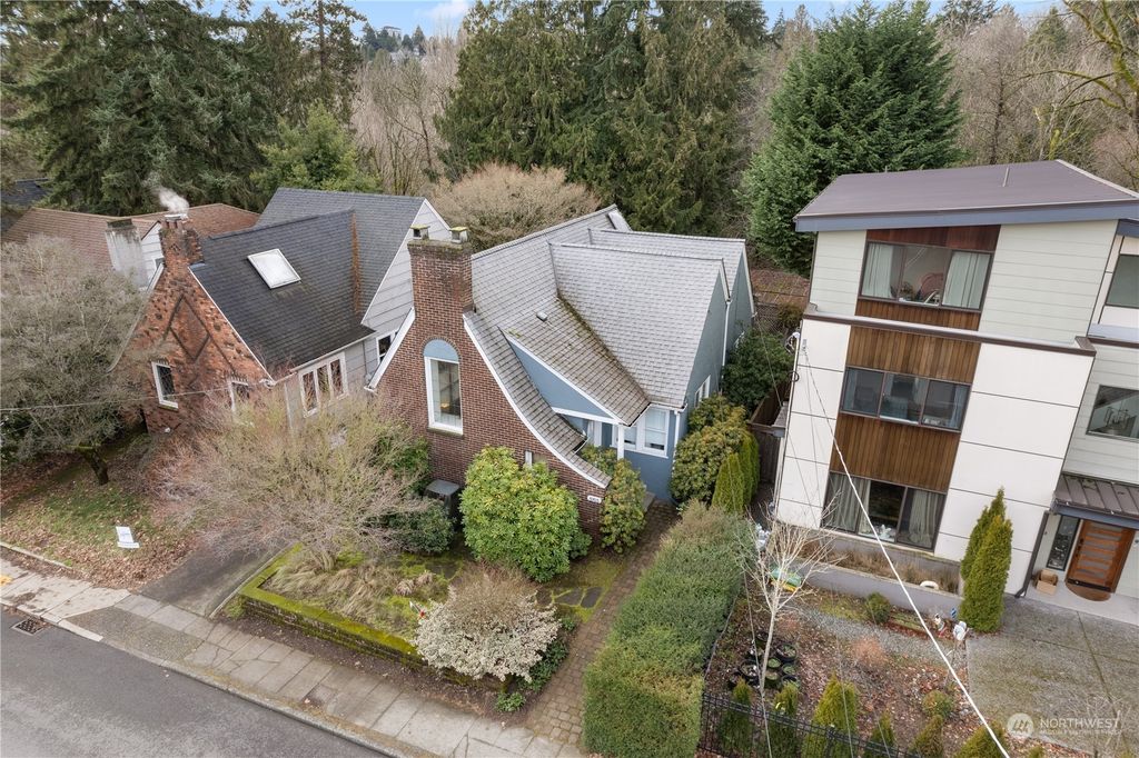 Photo of 5703 25th Avenue NE, Seattle, WA 98105 (MLS # 2190349)