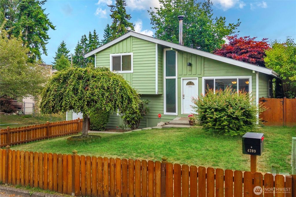 Photo of 4209 S 297th Place, Auburn, WA 98001 (MLS # 2397402)