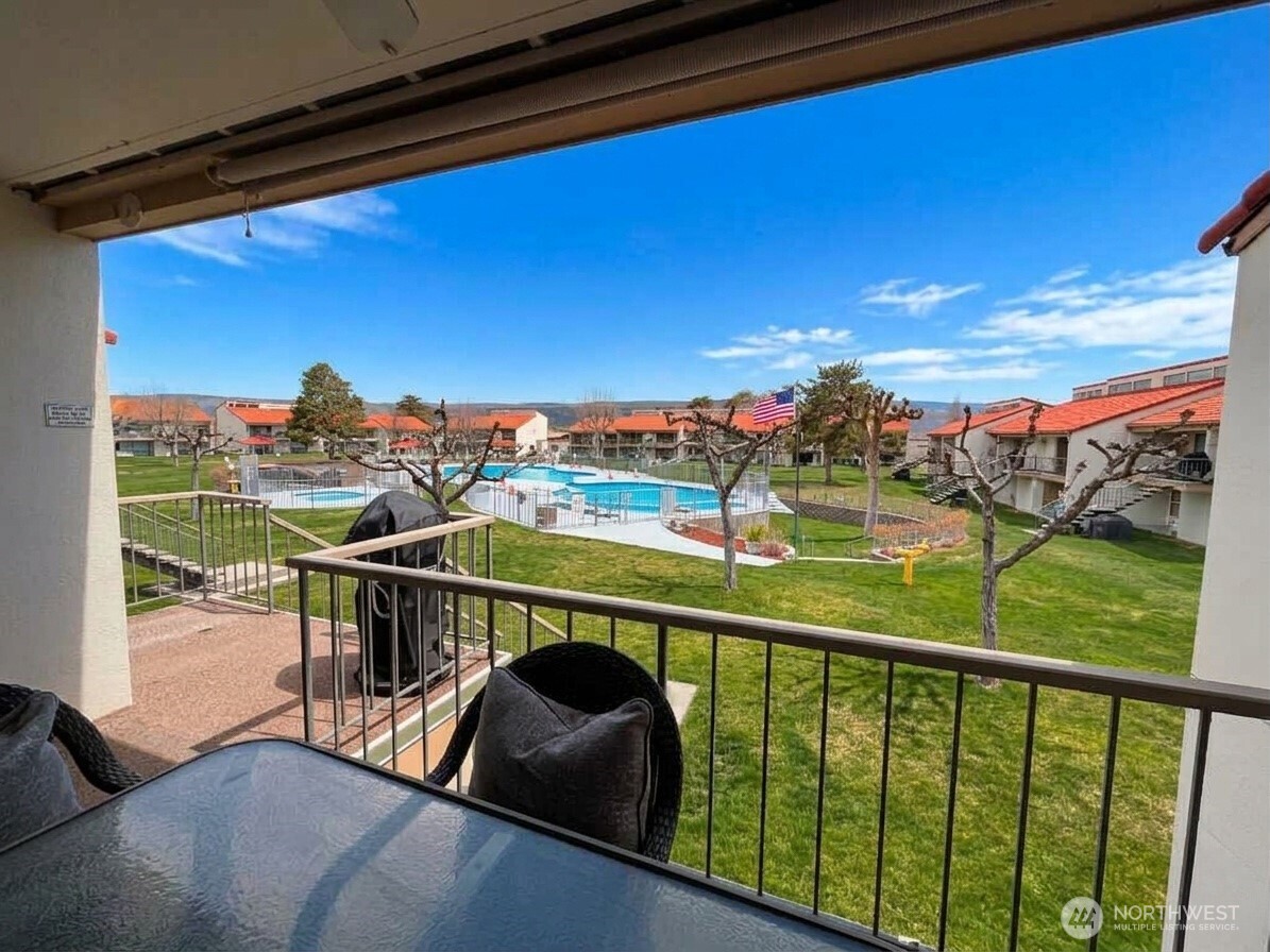 8903 Crescent Bar Road 6