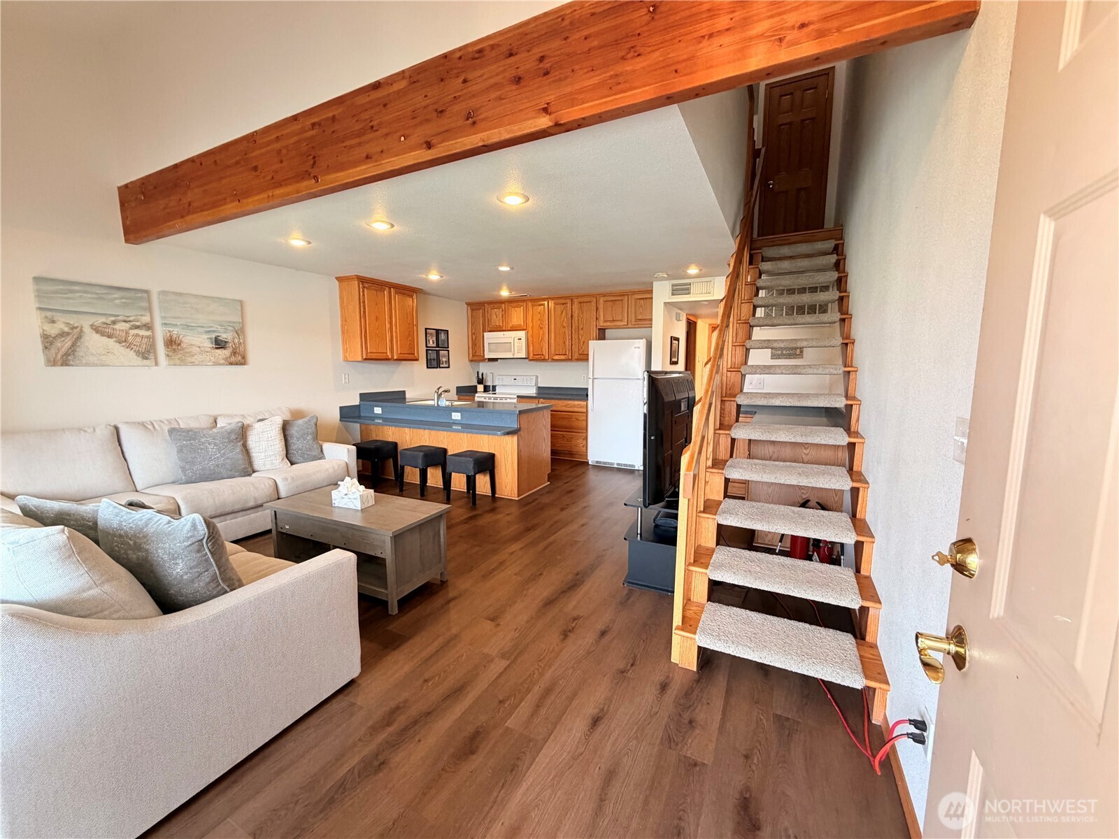 8903 Crescent Bar Road 6