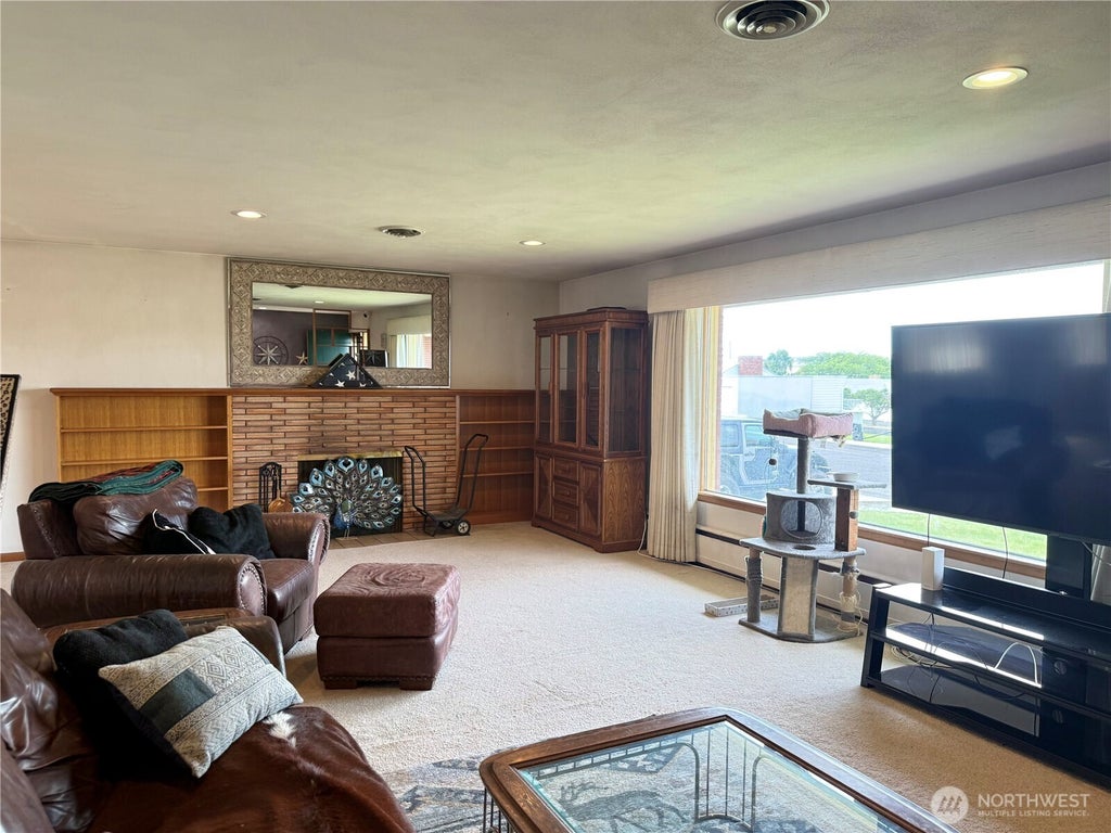 Photo of 712 E 2nd Avenue, Odessa, WA 99159 (MLS # 2543406)