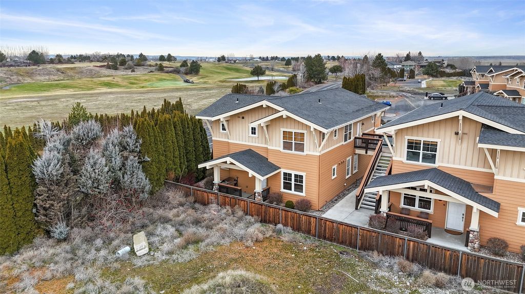 Photo of 4395 Wesstshore Drive #102, Moses Lake, WA 98837 (MLS # 2467126)