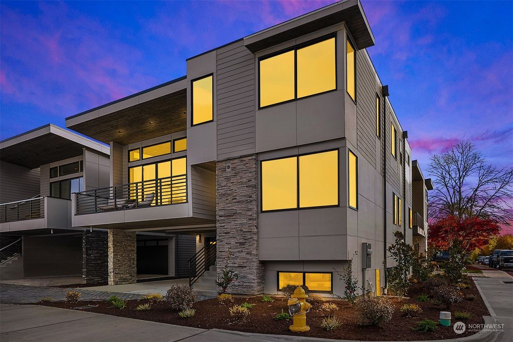 Photo of 203 2nd Avenue S, Kirkland, WA 98033 (MLS # 2310145)