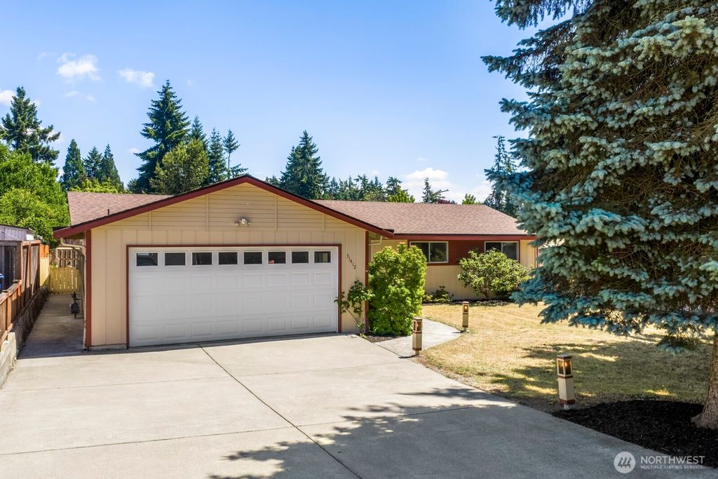 Photo of 31412 31st Avenue SW, Federal Way, WA 98023 (MLS # 2406560)