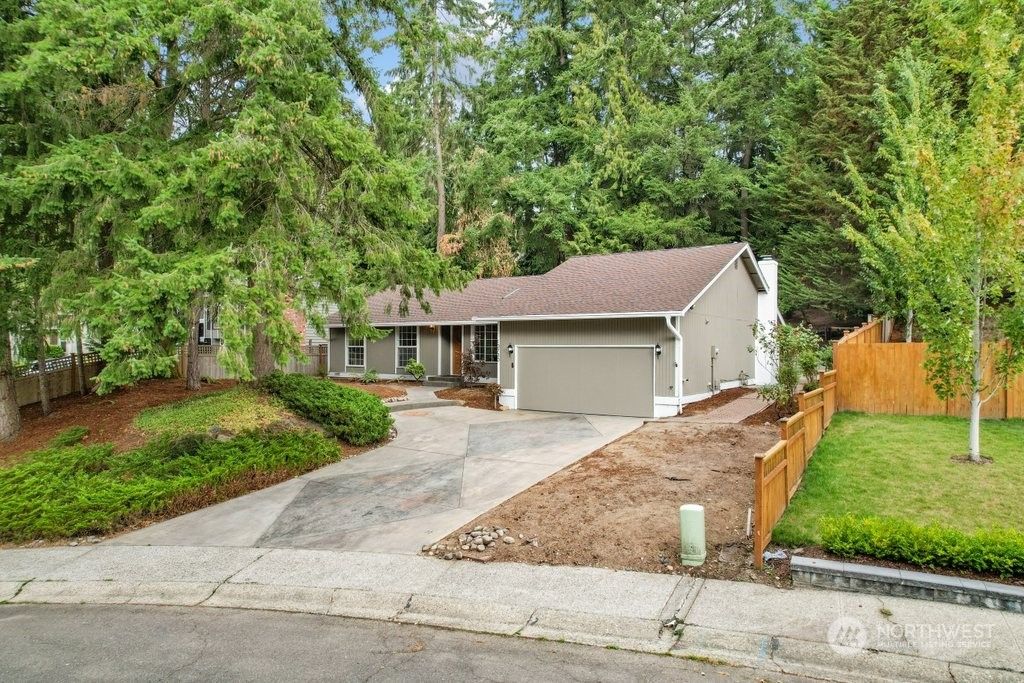 Photo of 10730 167th Place NE, Redmond, WA 98052 (MLS # 1995888)