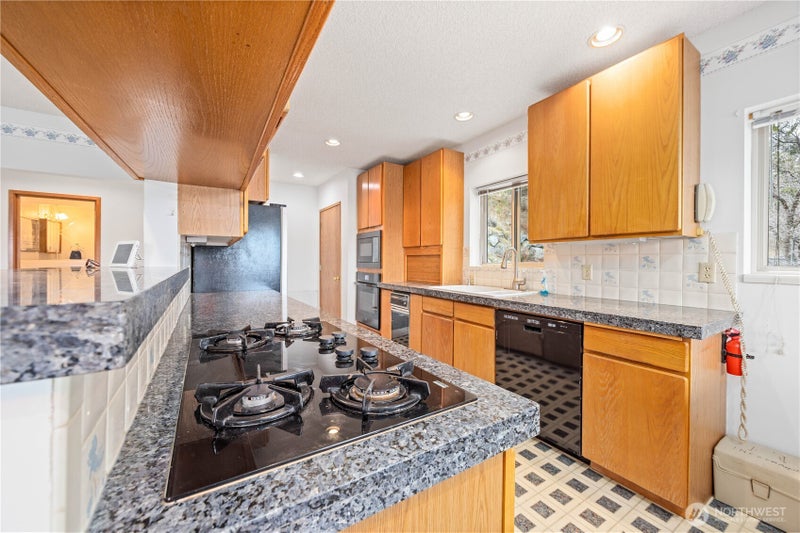 985 Guffy Road
