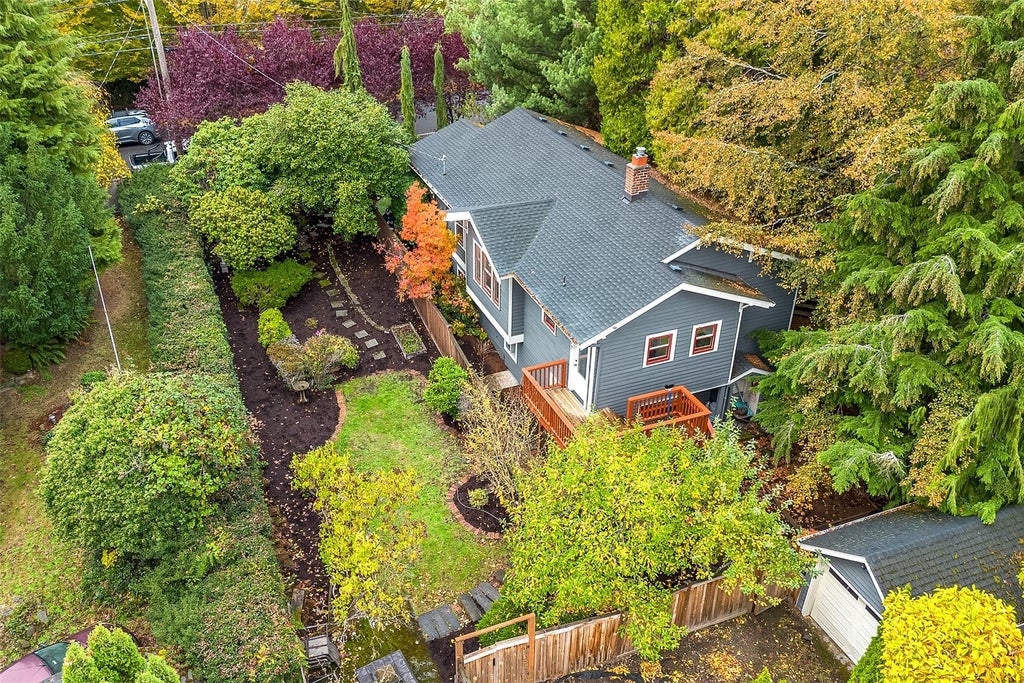 Photo of 5236 35th Avenue NE, Seattle, WA 98105 (MLS # 2599147)