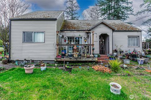 Photo of 10424 48th Avenue E, Tacoma, WA 98446 (MLS # 2489041)