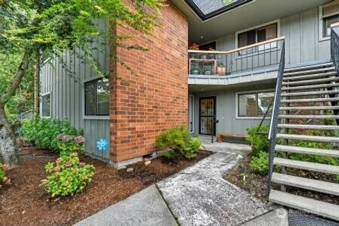 Photo of 8900 NE 36 Street #1, Vancouver, WA 98662 (MLS # 2419824)
