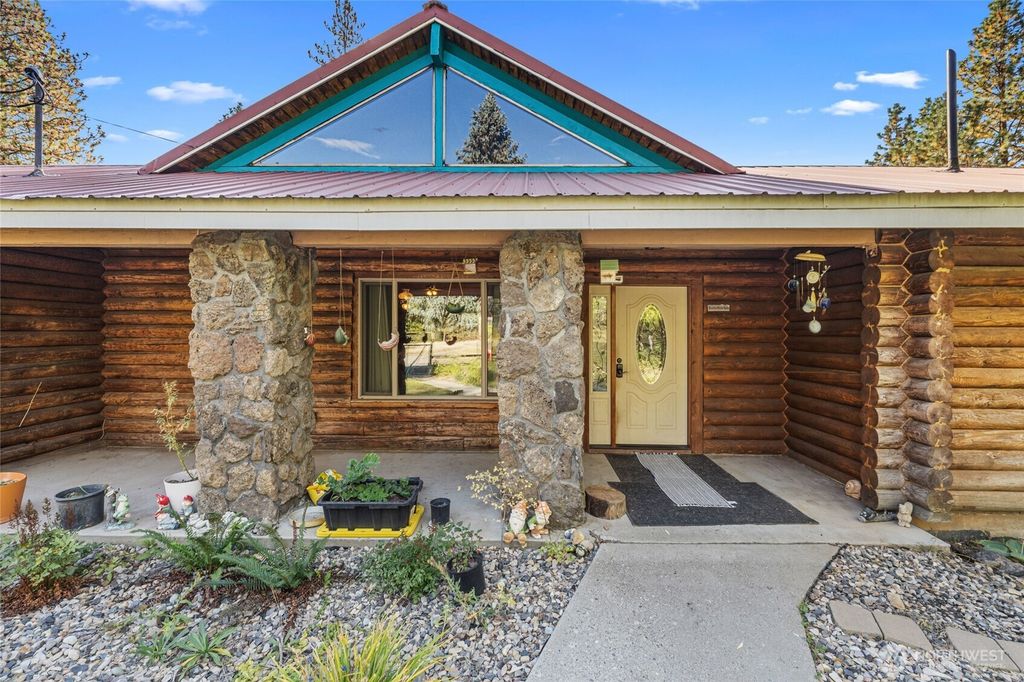 Photo of 6271 N Miller Mountain Road, Fruitland, WA 99129 (MLS # 2446944)