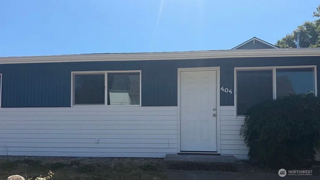 Photo of 404 S Division Lane, Tacoma, WA 98418 (MLS # 2556271)