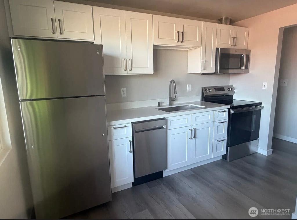 Photo of 404 S Division Lane, Tacoma, WA 98418 (MLS # 2556271)