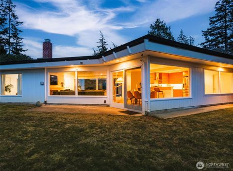 Photo of 313 Highland Drive, Bellingham, WA 98225 (MLS # 2442360)