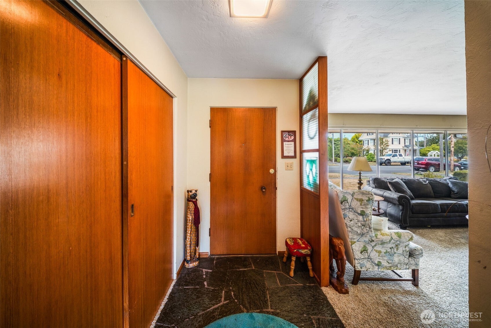 315 W Broadway Avenue