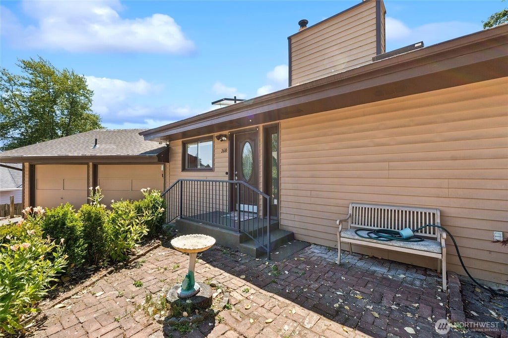 Photo of 2610 NE 5th Court, Renton, WA 98056 (MLS # 2552931)