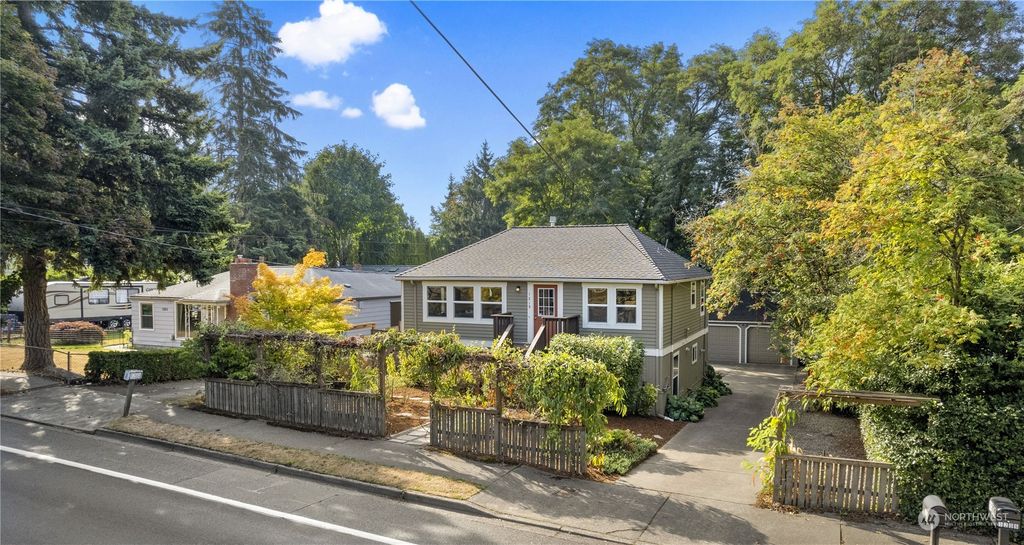 Photo of 1219 NE 155th Street, Shoreline, WA 98155 (MLS # 2153370)
